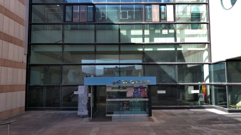 파일:광주시립미술관 전시관.jpg