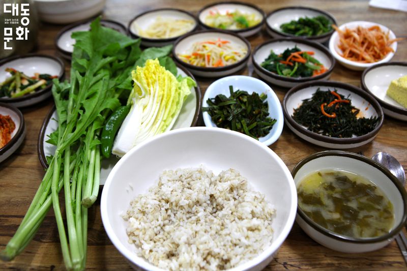 파일:보리밥-무등산 보리밥-대동문화재단 보유사진.jpg