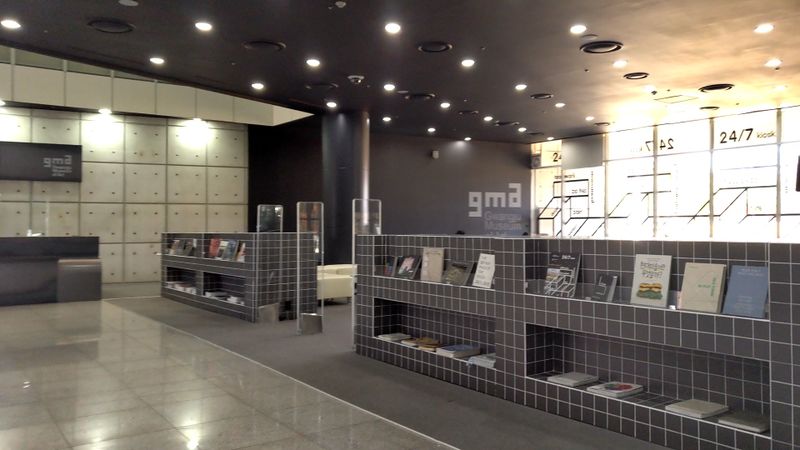 파일:광주시립미술관 본관 1층 휴게실.jpg