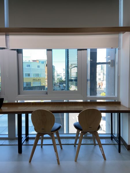 파일:광주중앙도서관 2층 창가 자리.jpeg