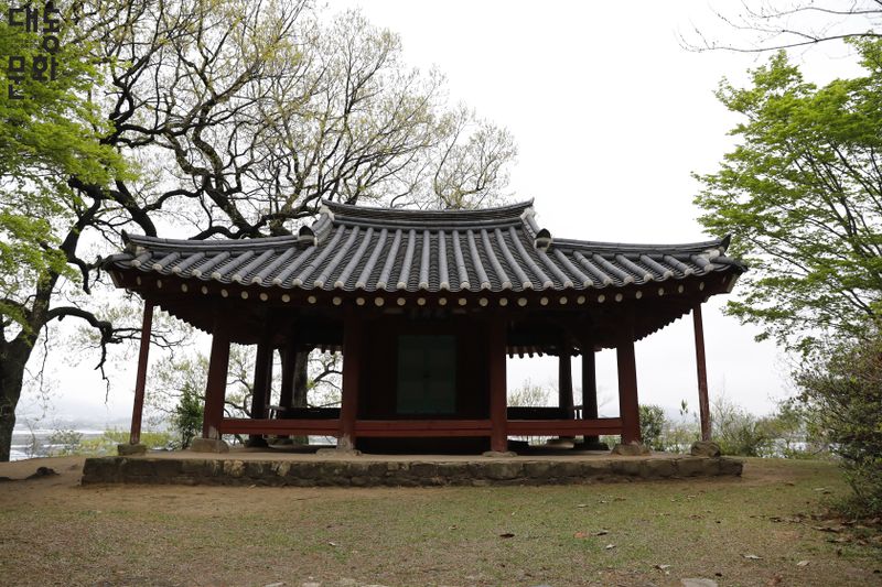 파일:면앙정-정면-대동문화재단 보유사진.jpg