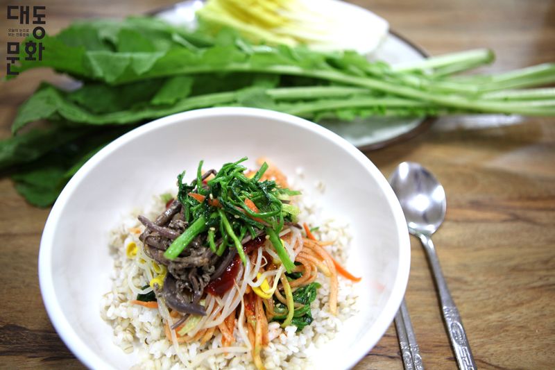 파일:보리밥-무등산 보리밥 상세-대동문화재단 보유사진.jpg