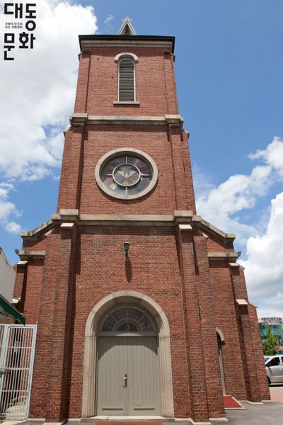 파일:광주북동천주교회-외관-대동문화재단 보유사진.jpg