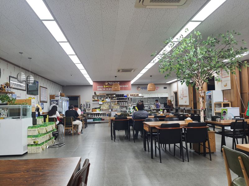 파일:식당 내부.jpg