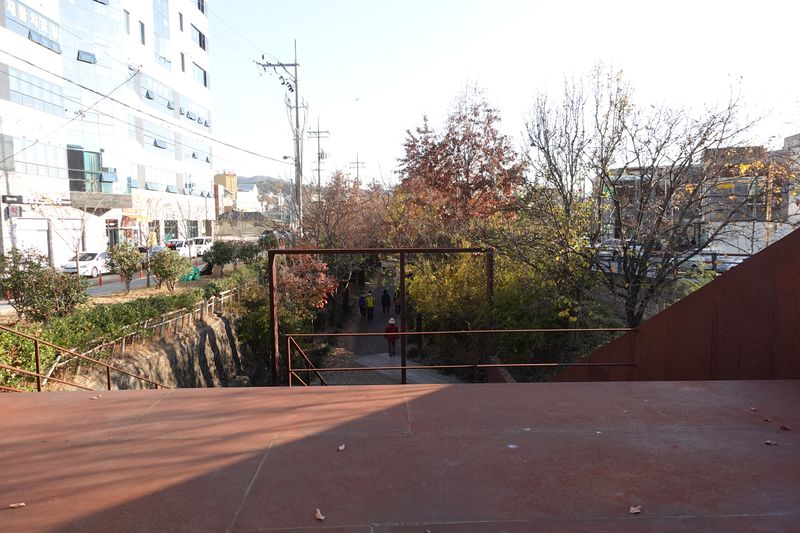 파일:농장다리-광주폴리 푸른길 문화쉼터2.JPG