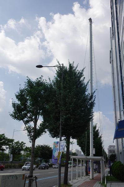 파일:광주폴리-잠망경과 정자.JPG