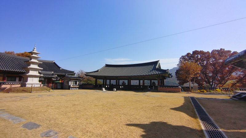 파일:원효사 앞마당.jpg