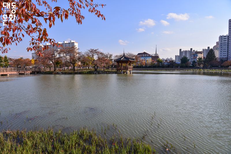 파일:운천호수공원-운천호수공원 전경-대동문화재단 보유사진.jpg