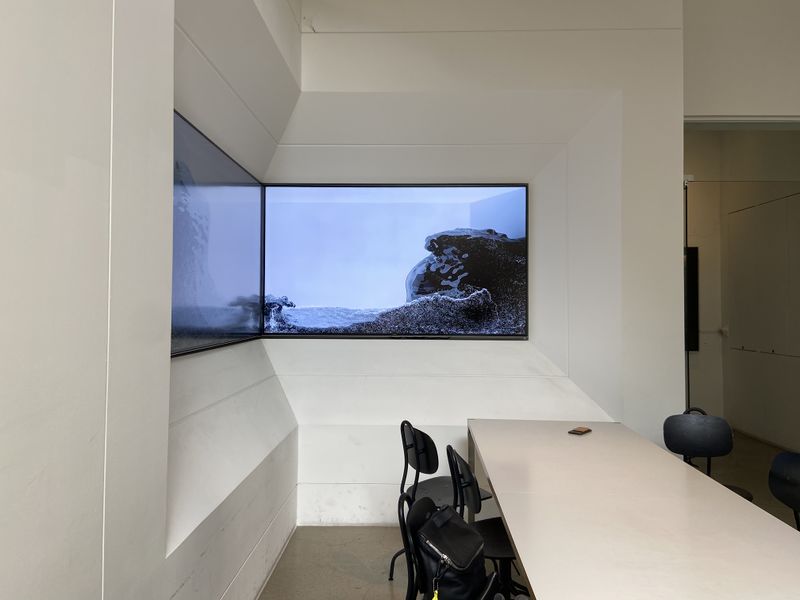 파일:이이남스튜디오 카페 내부.jpeg