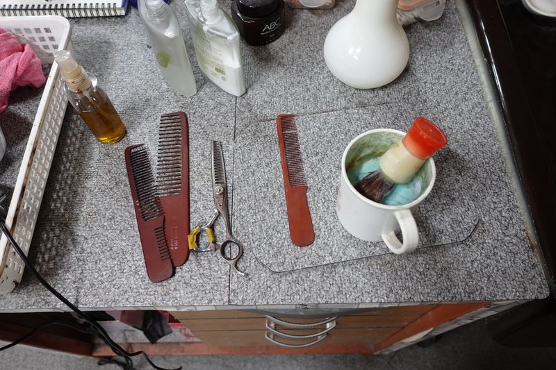 파일:광주 중앙 구내 이발-면도용품.JPG